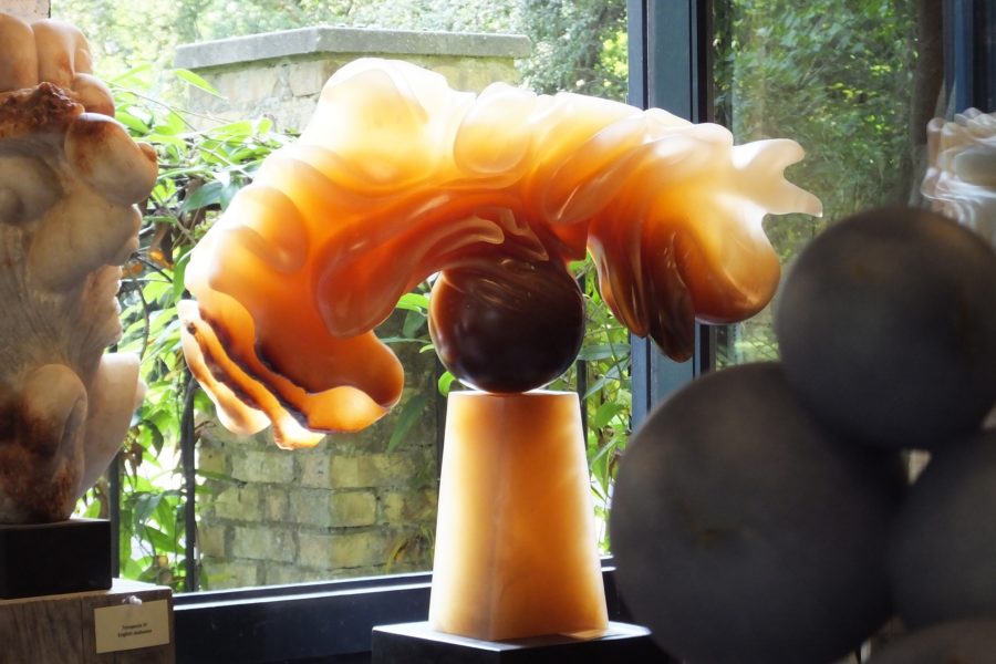 Flusso II, honey alabaster, by Mel Fraser, contemporary stone sculpture